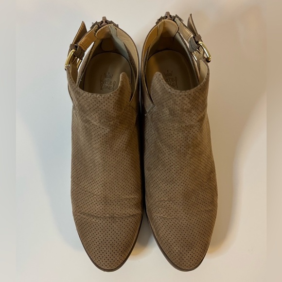 Kate&Mel | Tan Faux Suede Ankle Boots with gold Accents | Size 9 - Picture 3 of 5